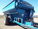 1040 Kinze Row Crop Grain Cart