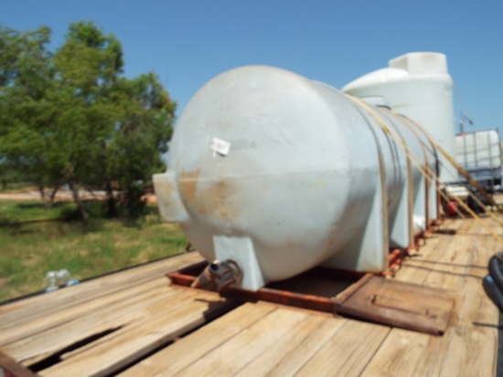 1000 gallon Poly tank on skid.