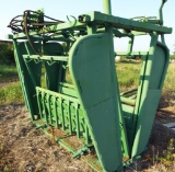 Hydraulic Cattle Chute, auxiliary powered.