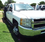 2011 Chevrolet 3500 HD Pickup with flat bed