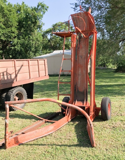 Pop up square bale loader, (new axle), works good