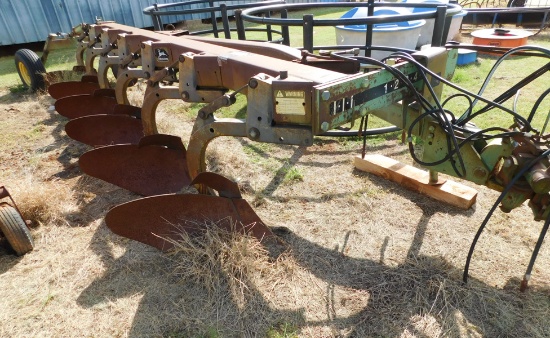 John Deere 2800 6 Bottom Plow