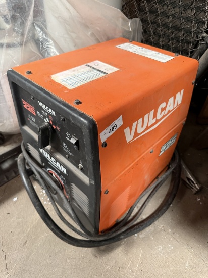 Volcan Commander 225 Welder