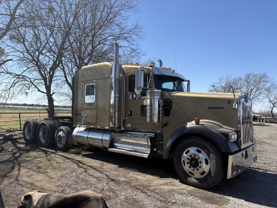 2009 Kenworth W900 Aero Cab Semi Truck