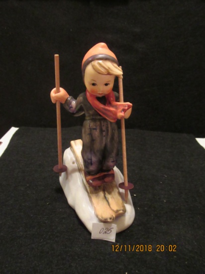 5 1/4" Skier with Wooden Poles