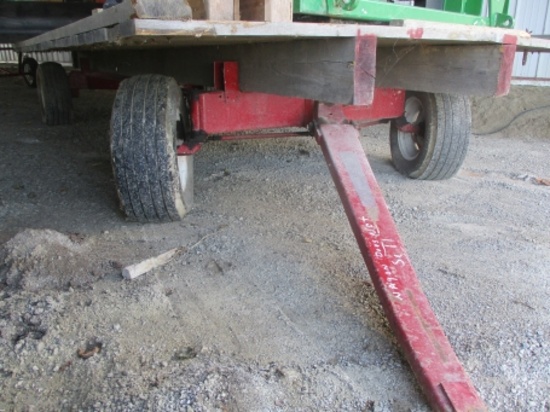 18’ flat bed wagon w/10 ton gear, float tires