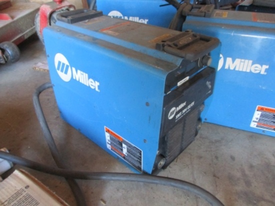 Miller XMT-304 eelcv DC inverter arc welder