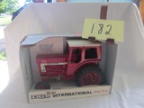 International 1466 Turbo Tractor  1:16