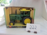 JD 4620 tractor NIB 1:16