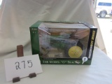 JD G tractor NIB 1:16