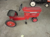 IH 86 series pedal tractor