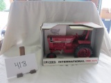 International 1066 Rops tractor NIB 1:16