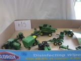 lot of 13 JD tractors & accessories 1:64