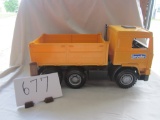 Brudeer plastic dump truck