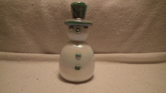 Gibson iridescent white & green snowman, marked Gibson 1984 on bottom