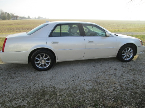 2011 Cadillac DTS, 4 dr., leather