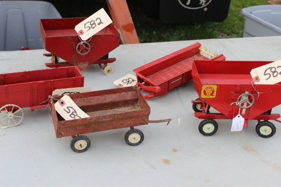 Lot of 5 red wagons