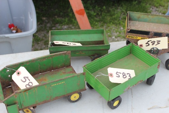 Lot of 4 green wagons