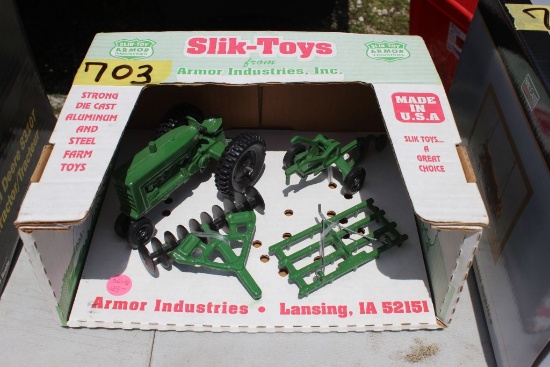 Slik-Toys farm set-green