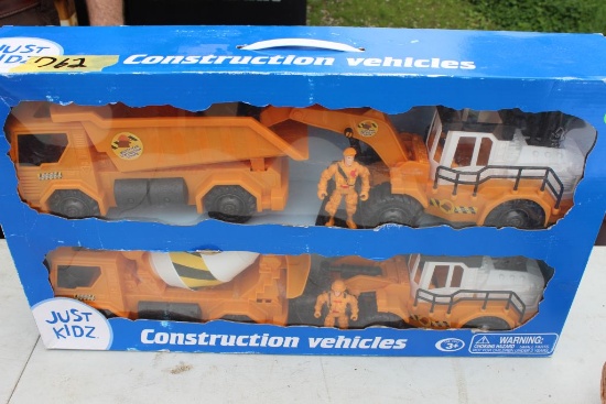Plastic construction vehicles