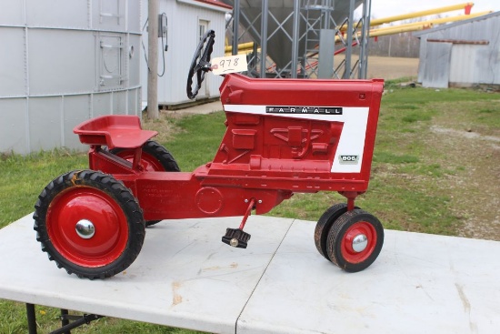 Farmall 806 pedal tractor