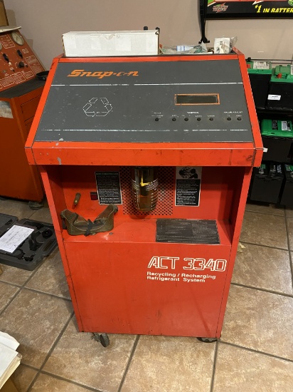 Snap-on Act 3340 Recycling/recharging System