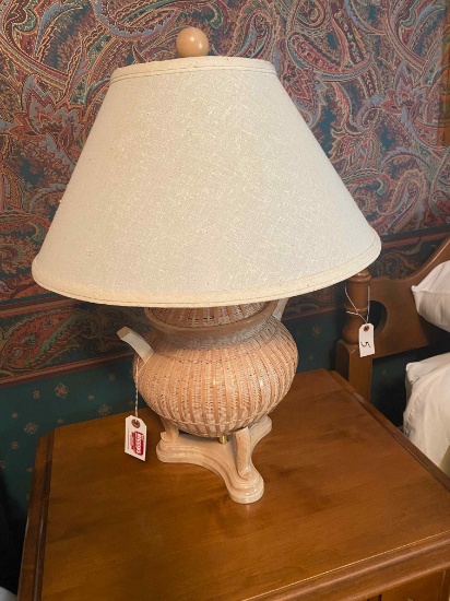 Basket weave style lamp