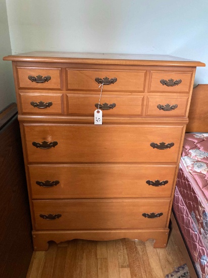 Early American maple 4 drawer chest of drawers