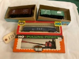 4 HO Gauge Train Cars