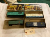 4 HO Gauge Train Cars
