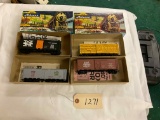 4 HO Gauge Train Cars