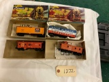 4 HO Gauge Train Cars