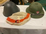 2 Helmets