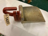 Kwikway Feed Scoop