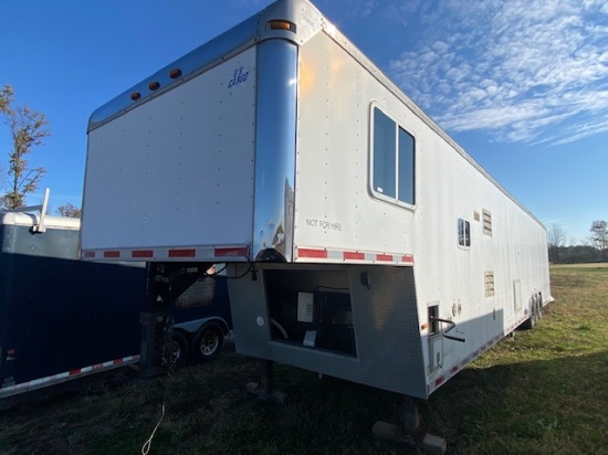 2004 US Cargo 5th Wheel, MFG by Forest River, 48' Tri-axle