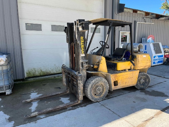 Hyster Tow Motor Intergal 55, propane, 3 stage, side shift, l.p., hard tire,