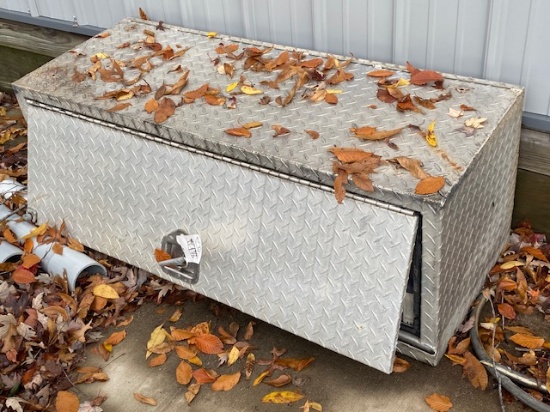 Diamond Tread 46" x 18" Toolbox