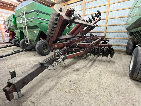 Miller 17.5' hyd. fold heavy duty offset disk, notched blades