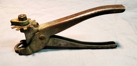 Clark–Feather Mfg. Co.CF–70 Spark Plug Adjusting Pliers