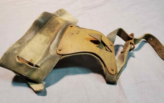 Glove–Style Corn Husking Peg
