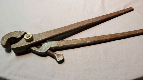 Adjustable Pipe Pliers