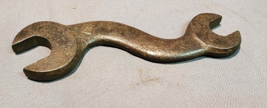 “S-Wrench” with Two Open Ends
