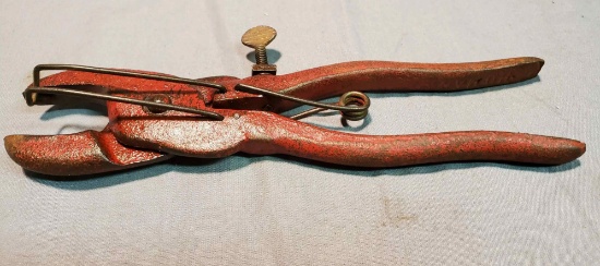 “Humane” Brand Hog Ring Pliers