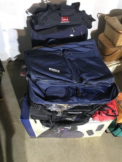Group lot of luggage