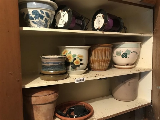 Cabinet contents lot - Planters