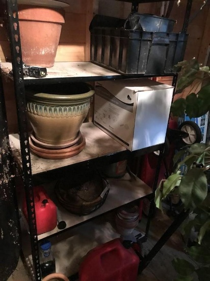 Items on shelf lot
