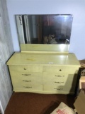 Mid Century Modern Bassett Furniture Dresser