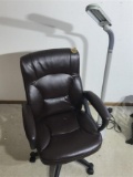 Office chair and floor lamp lot