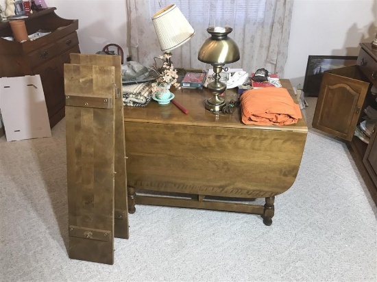 Vintage Large Sized Drop Leaf Table w/Leaves