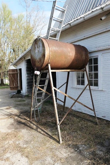 Large Diesel Fuel Tank on Stand 3' x 6'